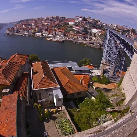 Hostal Oporto Surf Camp Esmoriz